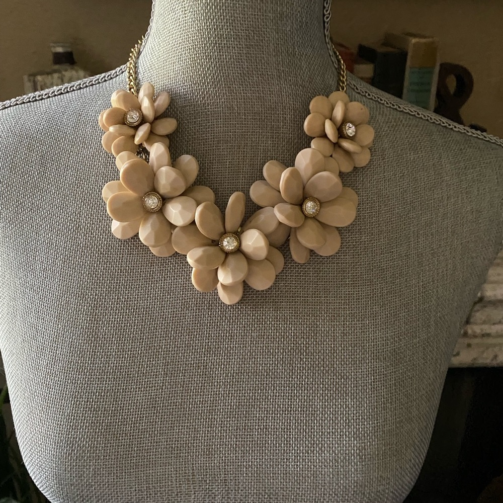 Natasha statement necklace